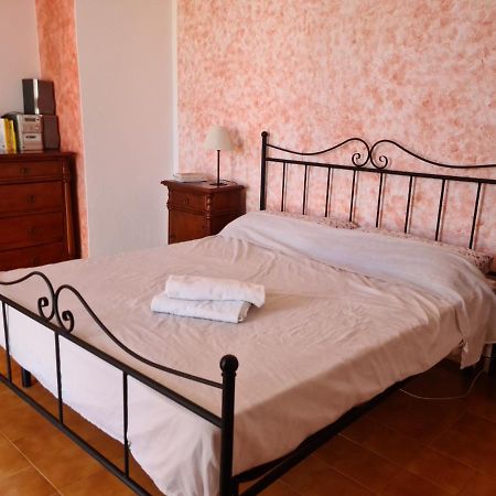 Casa Vacanze 'Sa Corbula' Porto Columbu - Perd'E Sali Dış mekan fotoğraf