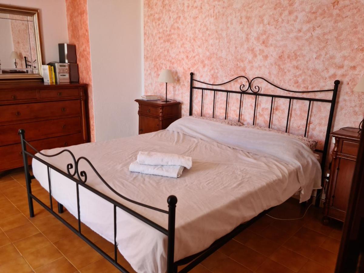 Casa Vacanze 'Sa Corbula' Porto Columbu - Perd'E Sali Dış mekan fotoğraf